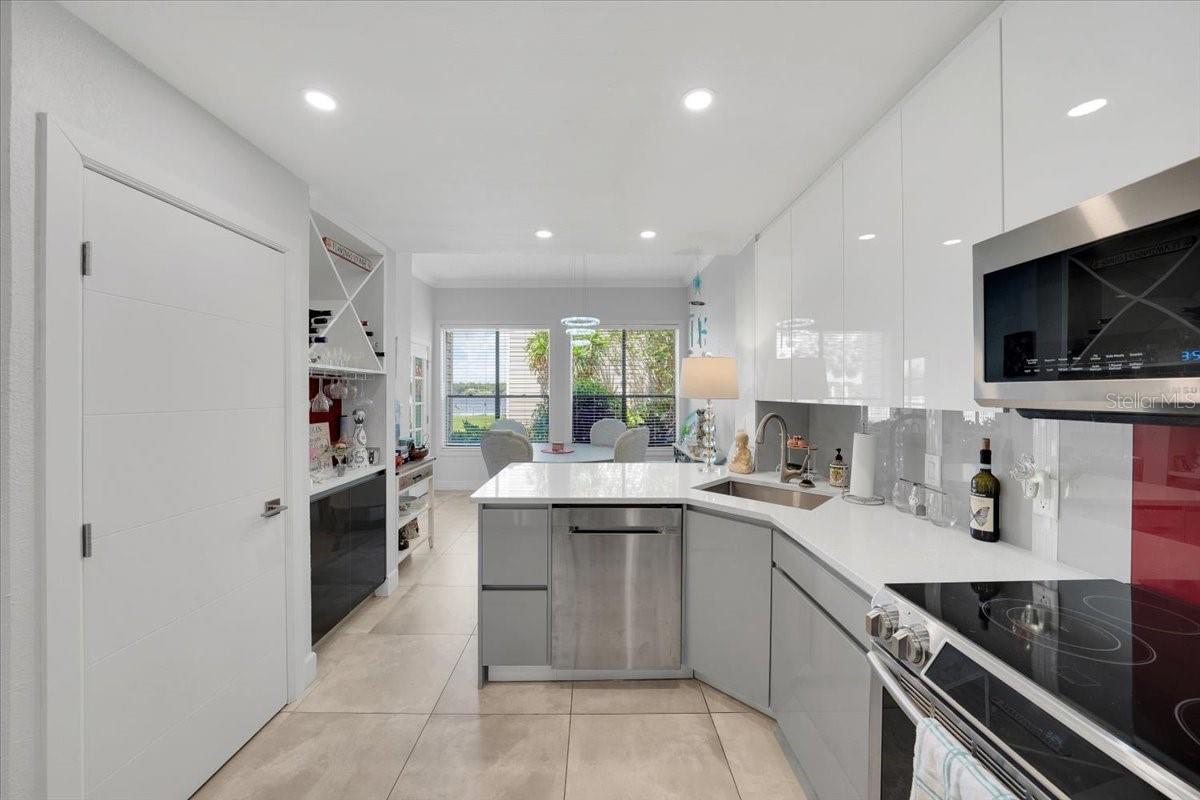 Image 19 of 43 For 3127 Sligh Avenue 101c