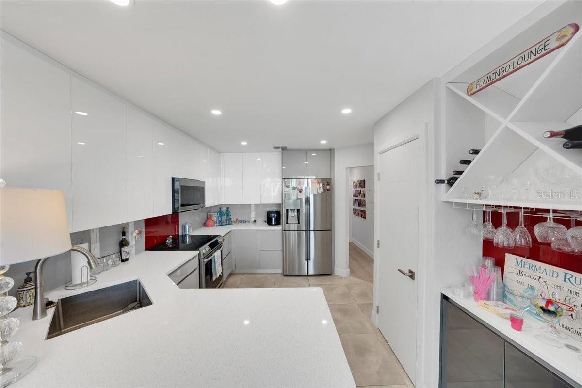 Image 21 of 43 For 3127 Sligh Avenue 101c