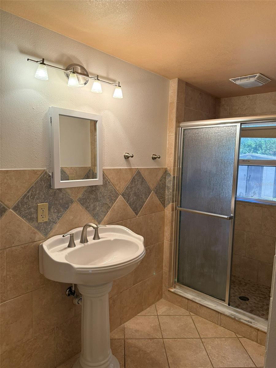 Image 11 of 24 For 2787 41st Avenue N