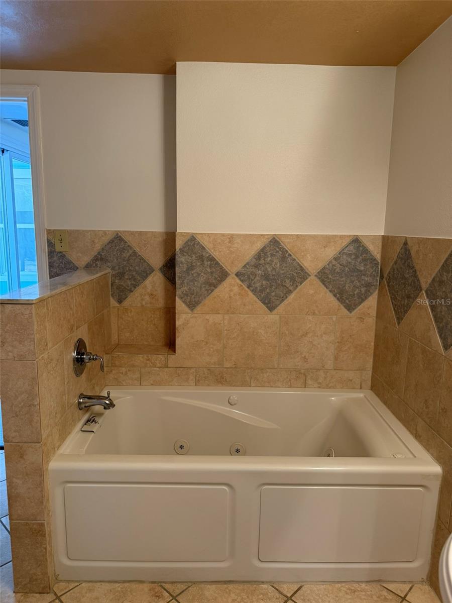 Image 12 of 24 For 2787 41st Avenue N