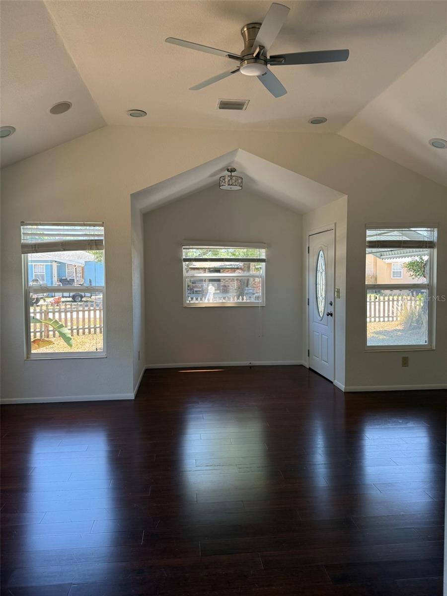 Image 16 of 24 For 2787 41st Avenue N
