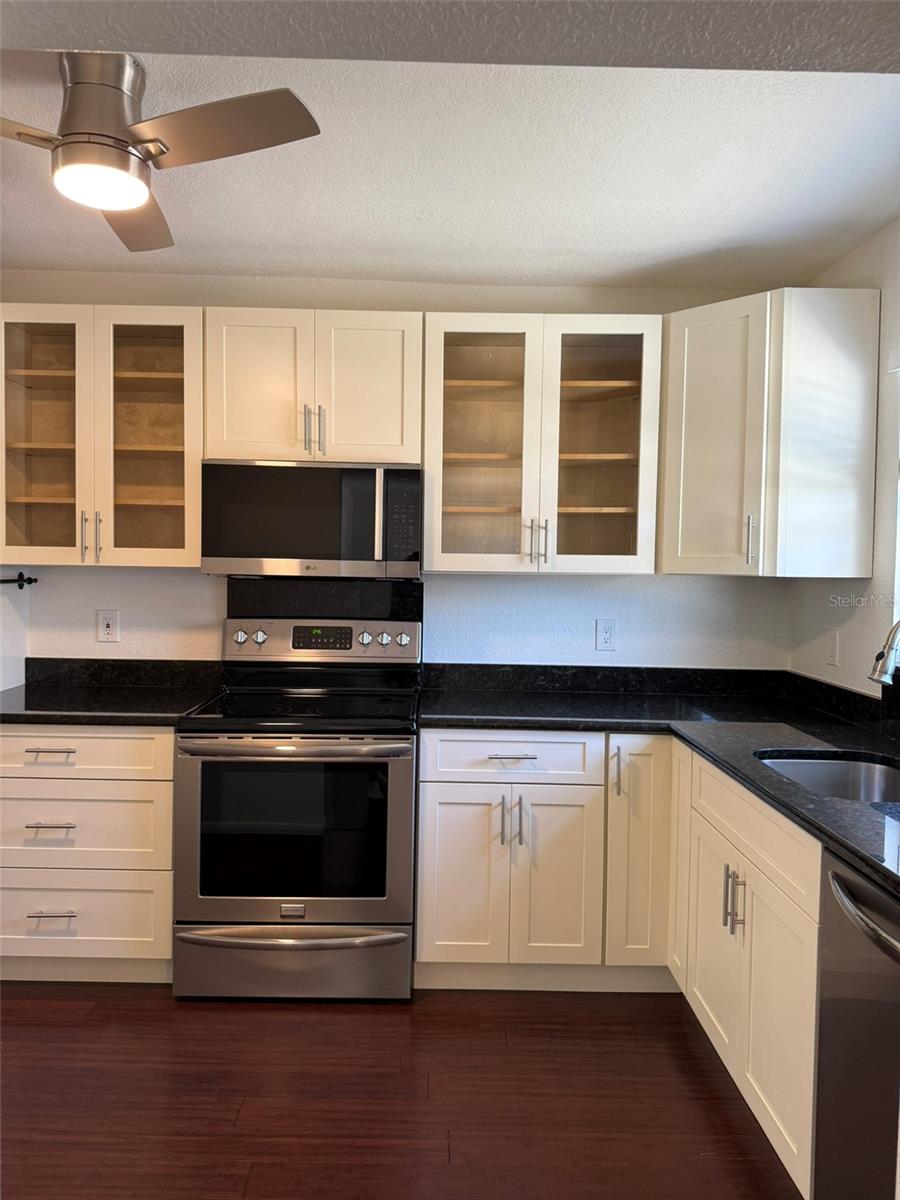 Image 3 of 24 For 2787 41st Avenue N