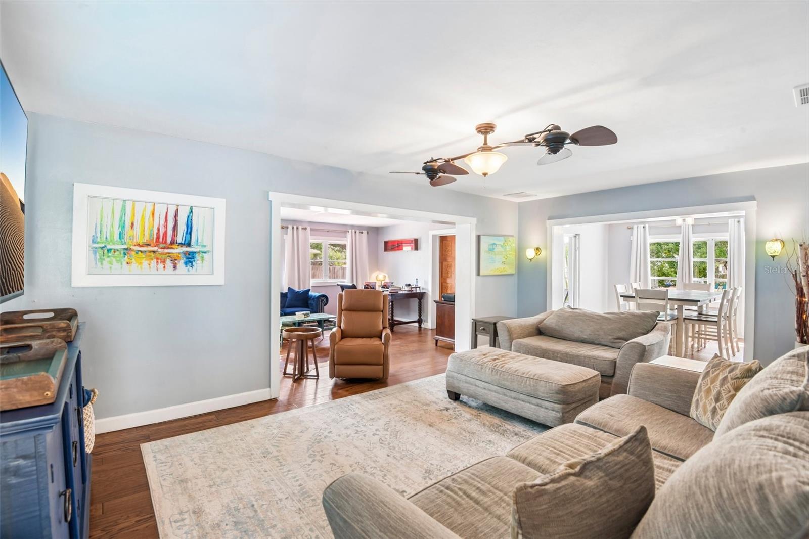 Image 4 of 23 For 992 Hillwood Drive