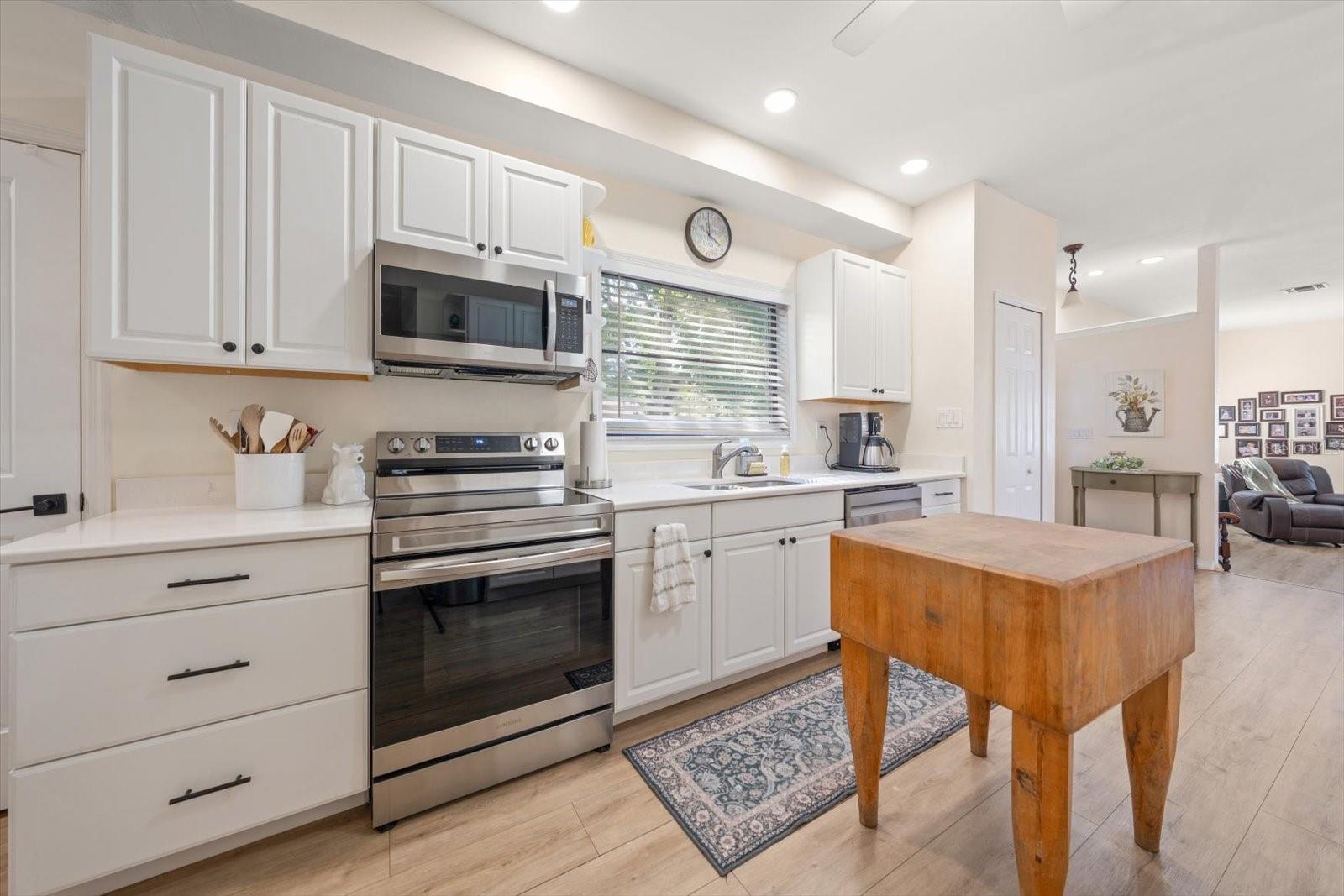 Image 8 of 35 For 3290 70th Avenue N