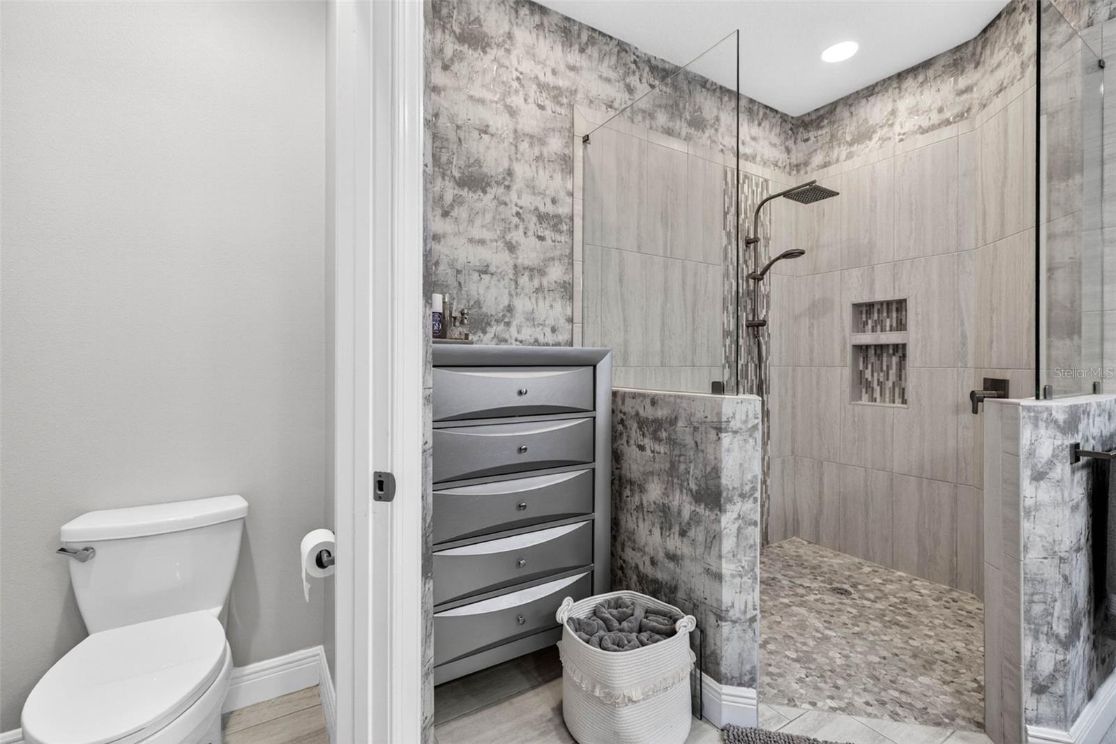 Image 32 of 59 For 4927 Anniston Circle