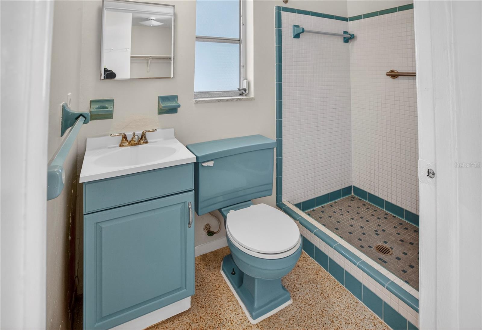 Image 10 of 13 For 13746 Martinique Drive