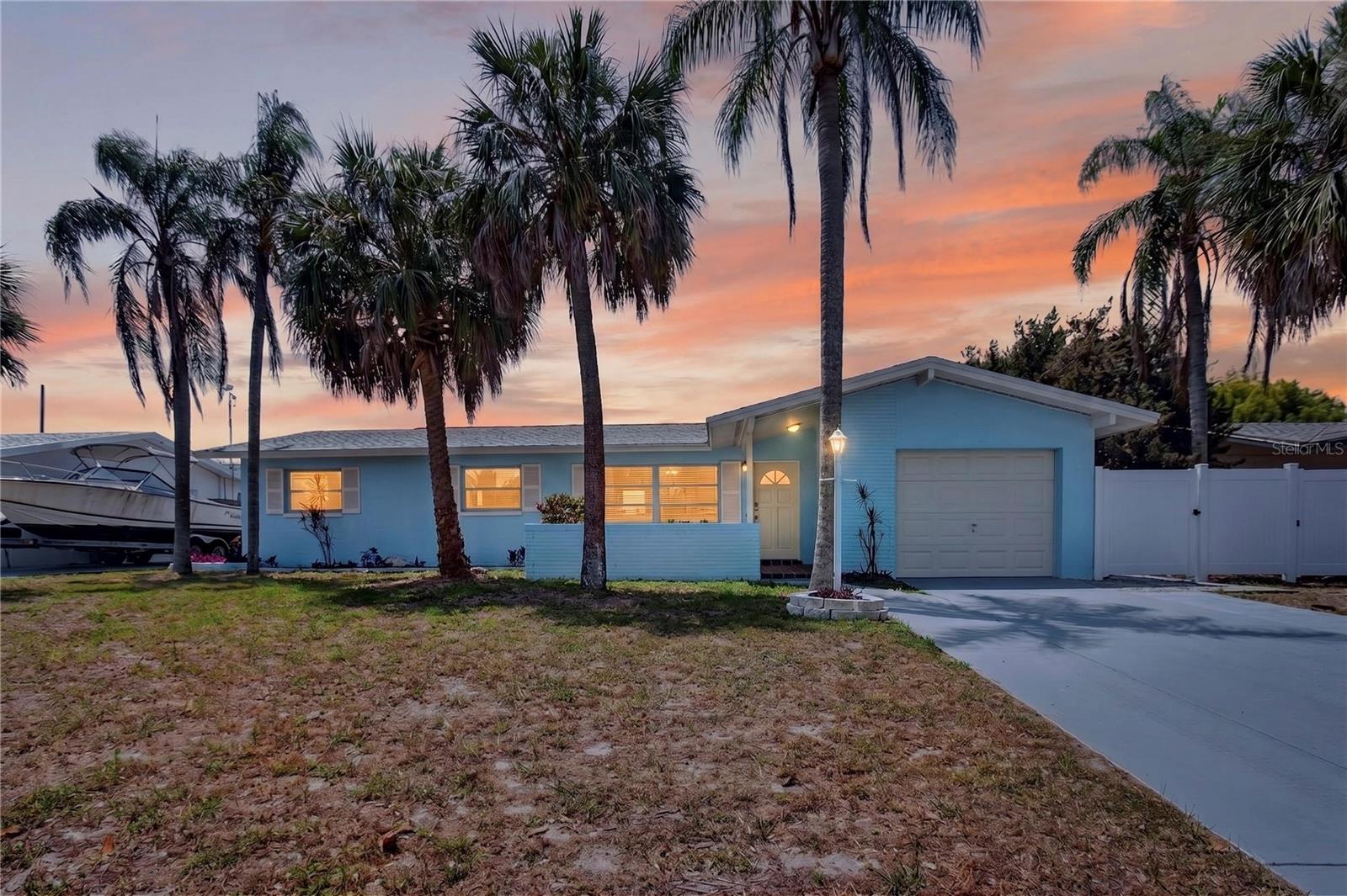 Image 12 of 13 For 13746 Martinique Drive