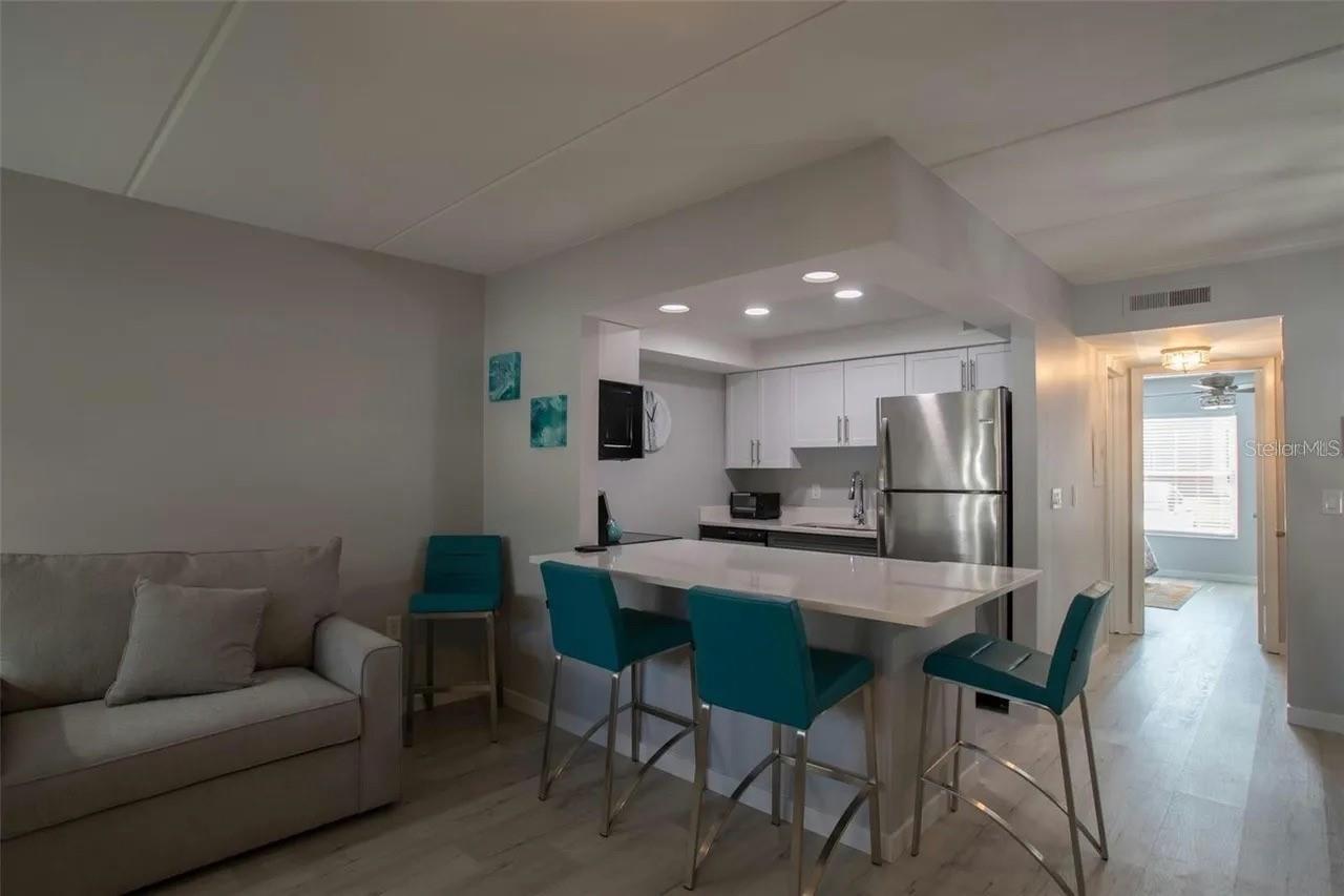 Image 2 of 46 For 12760 Indian Rocks Road 1017