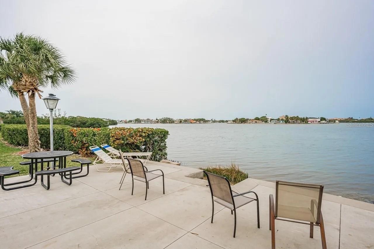 Image 22 of 46 For 12760 Indian Rocks Road 1017
