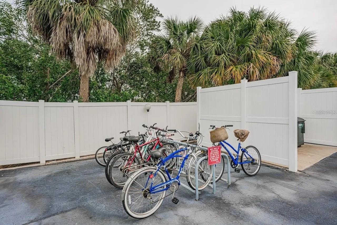 Image 33 of 46 For 12760 Indian Rocks Road 1017