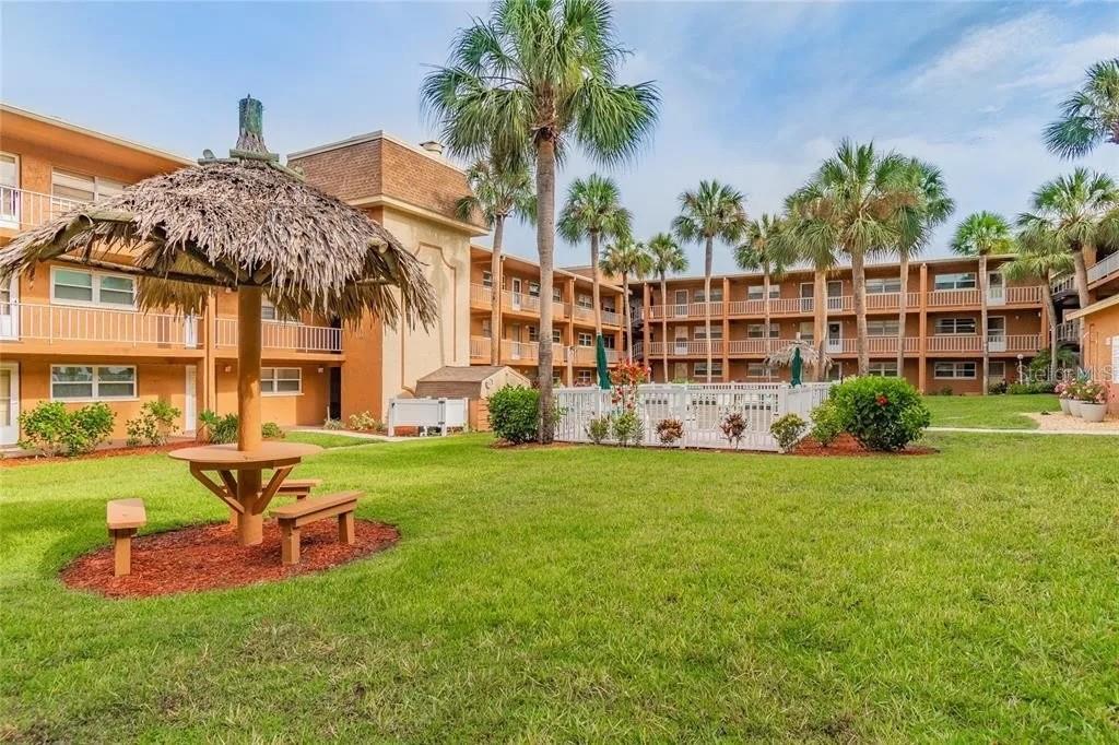 Image 36 of 46 For 12760 Indian Rocks Road 1017