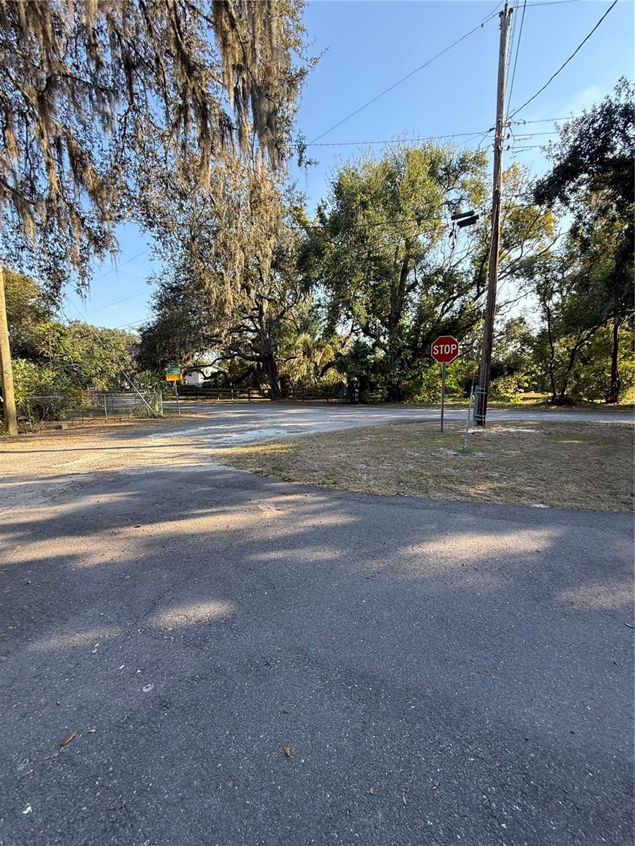 Listing photo id 8 for Lakeside Drive