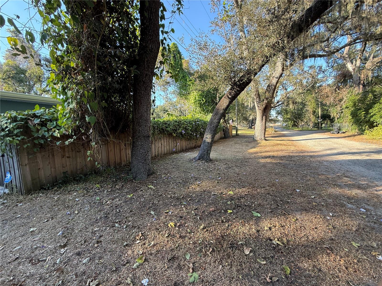 Listing photo id 6 for Lakeside Drive