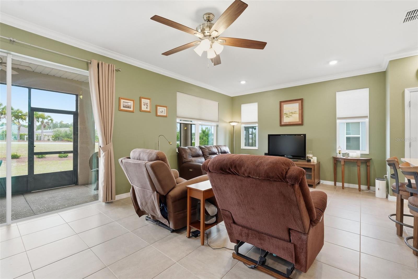 Image 18 of 48 For 9958 97th Lane