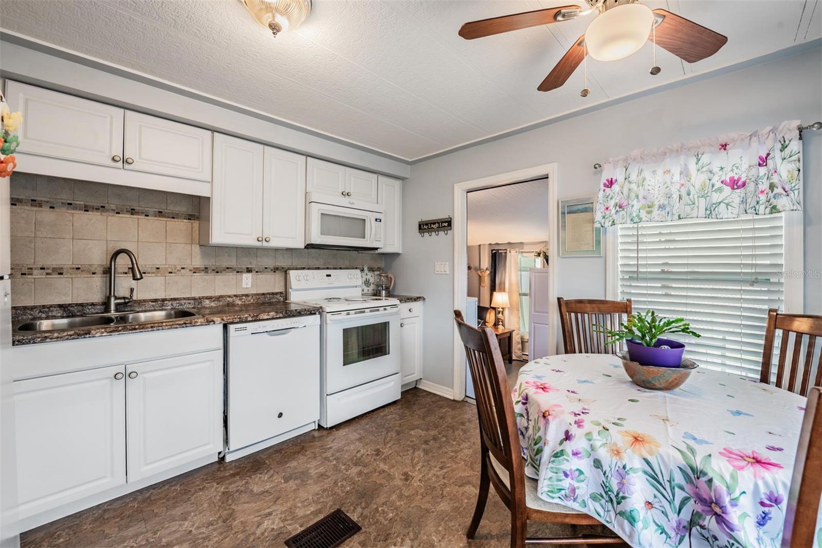 Image 11 of 39 For 7048 El Meyers Street