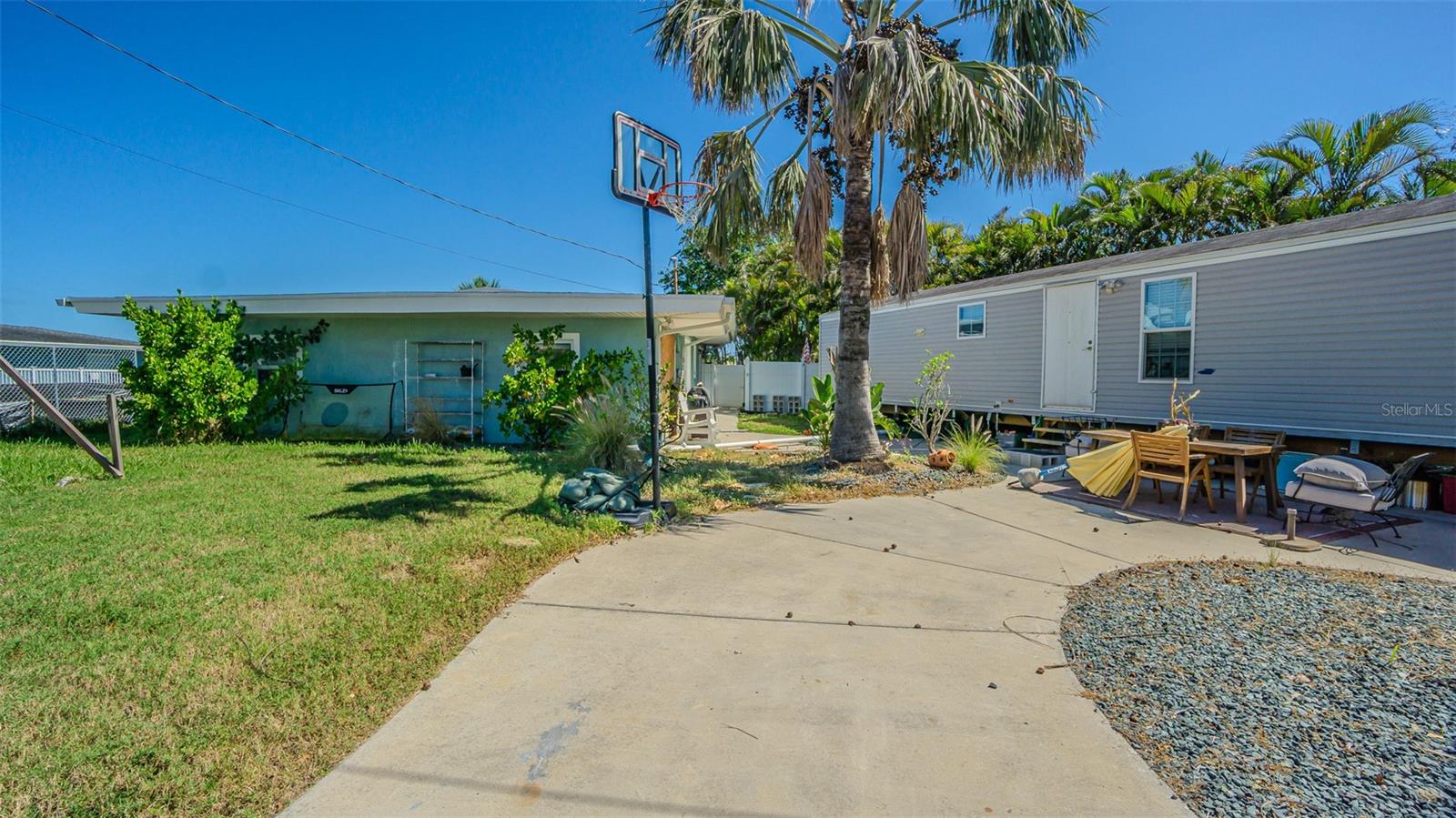 Image 3 of 22 For 16101 4th Street E