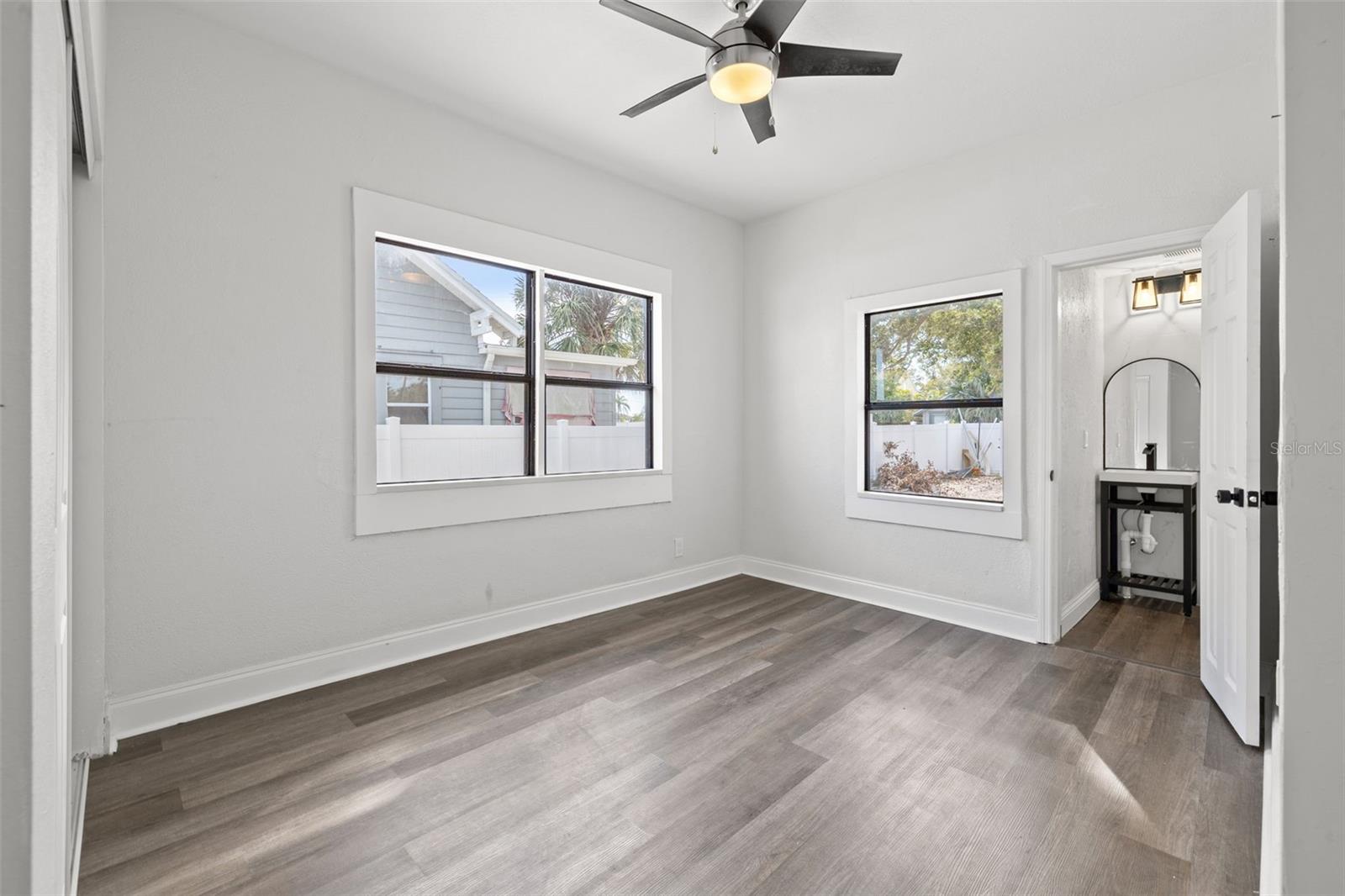 Image 16 of 27 For 2824 5th Avenue N