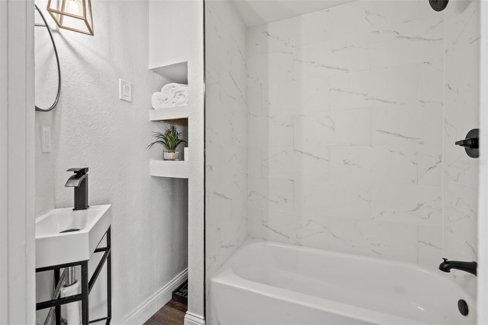 Image 22 of 27 For 2824 5th Avenue N