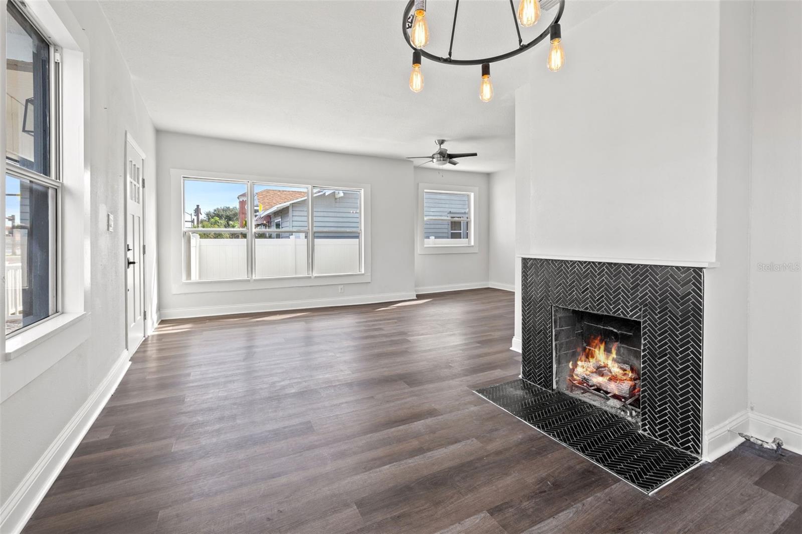 Image 6 of 27 For 2824 5th Avenue N