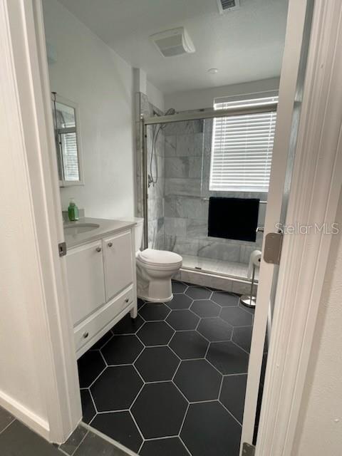 Image 4 of 36 For 33740 Larkin Rd