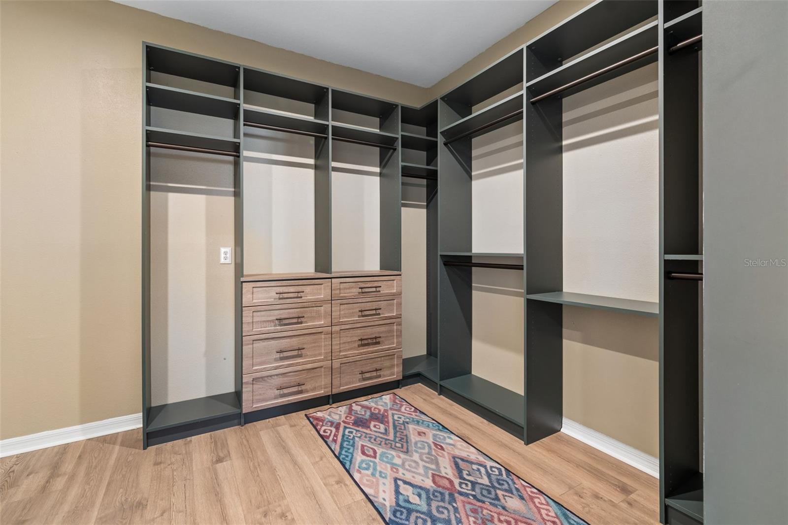 Image 33 of 81 For 6870 Talamore Drive
