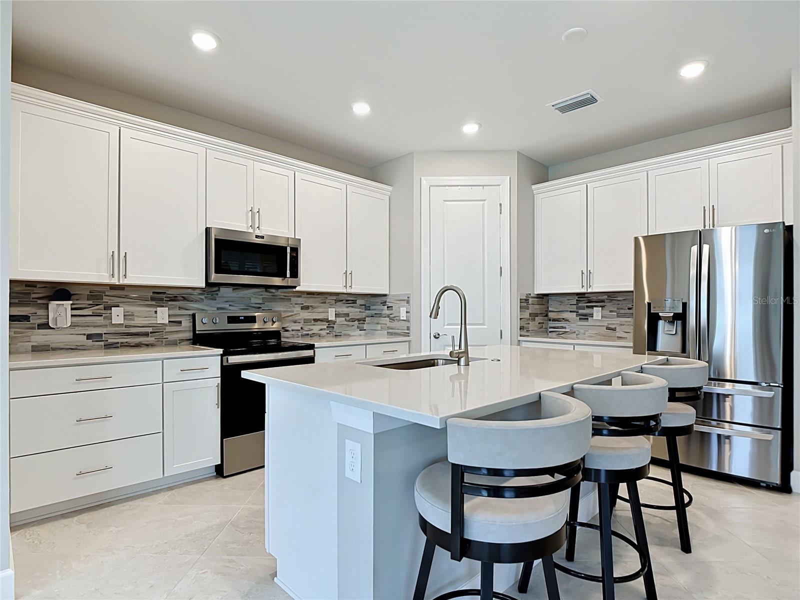 Image 18 of 44 For 2462 Gabel Oak Drive