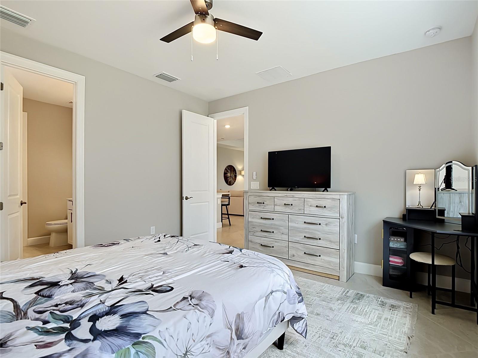 Image 26 of 44 For 2462 Gabel Oak Drive