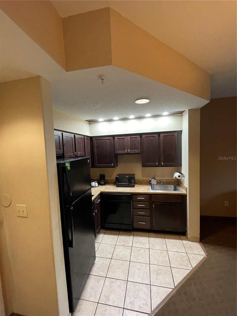 Image 27 of 35 For 8303 Palm Parkway 207