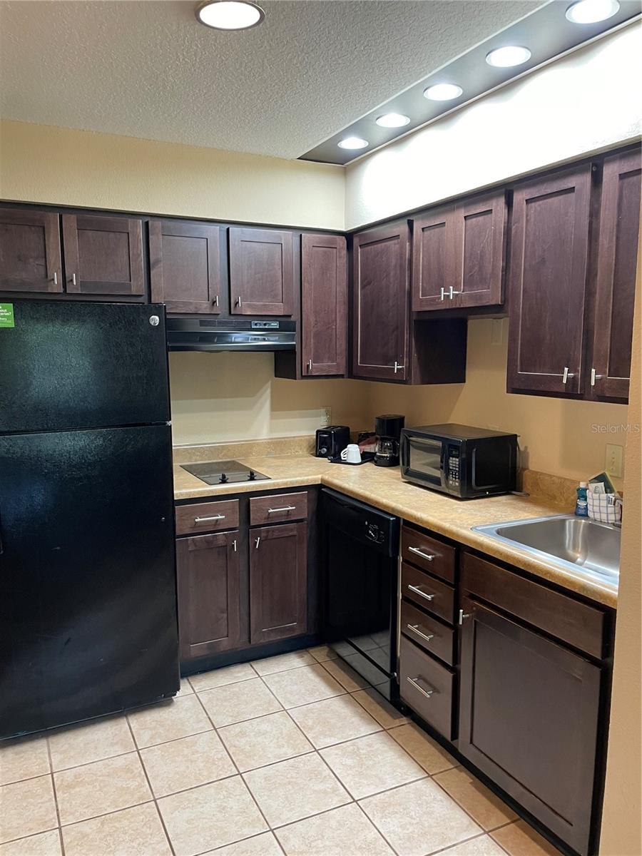 Image 32 of 35 For 8303 Palm Parkway 207