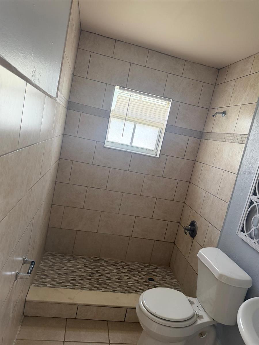 Image 5 of 8 For 3809 5th Street W