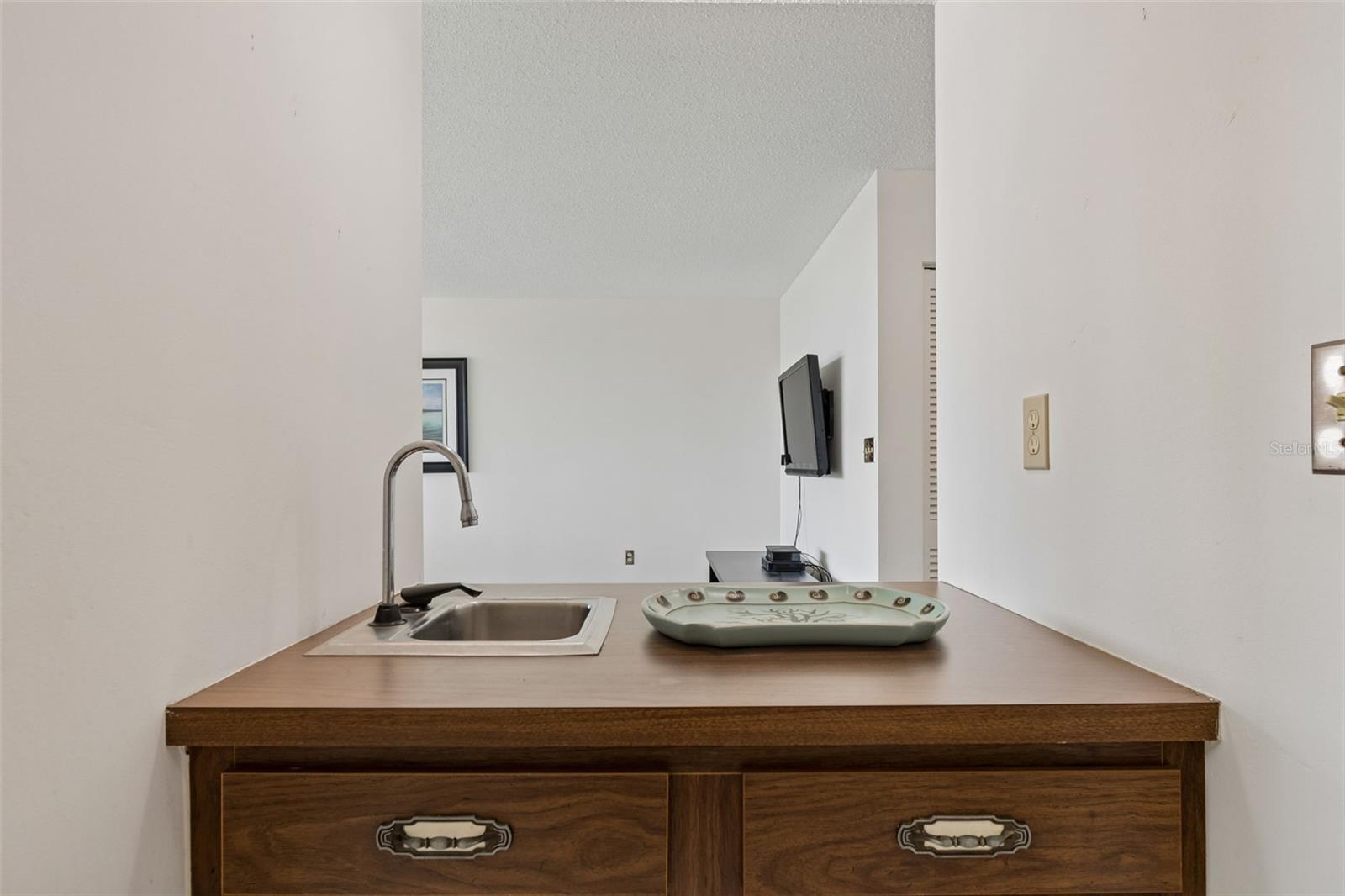 Image 24 of 54 For 80 Rogers Street 6c