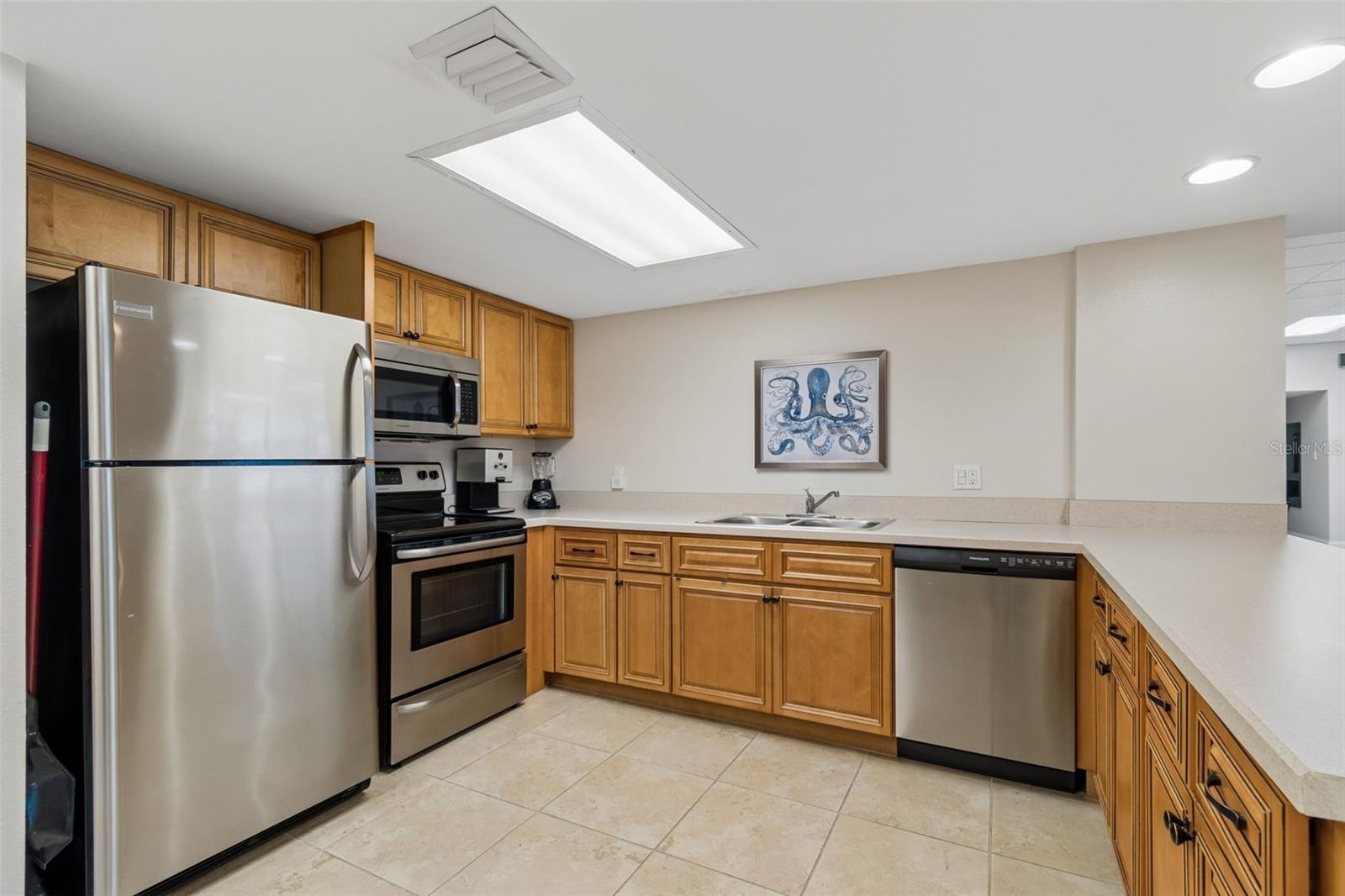 Image 42 of 54 For 80 Rogers Street 6c