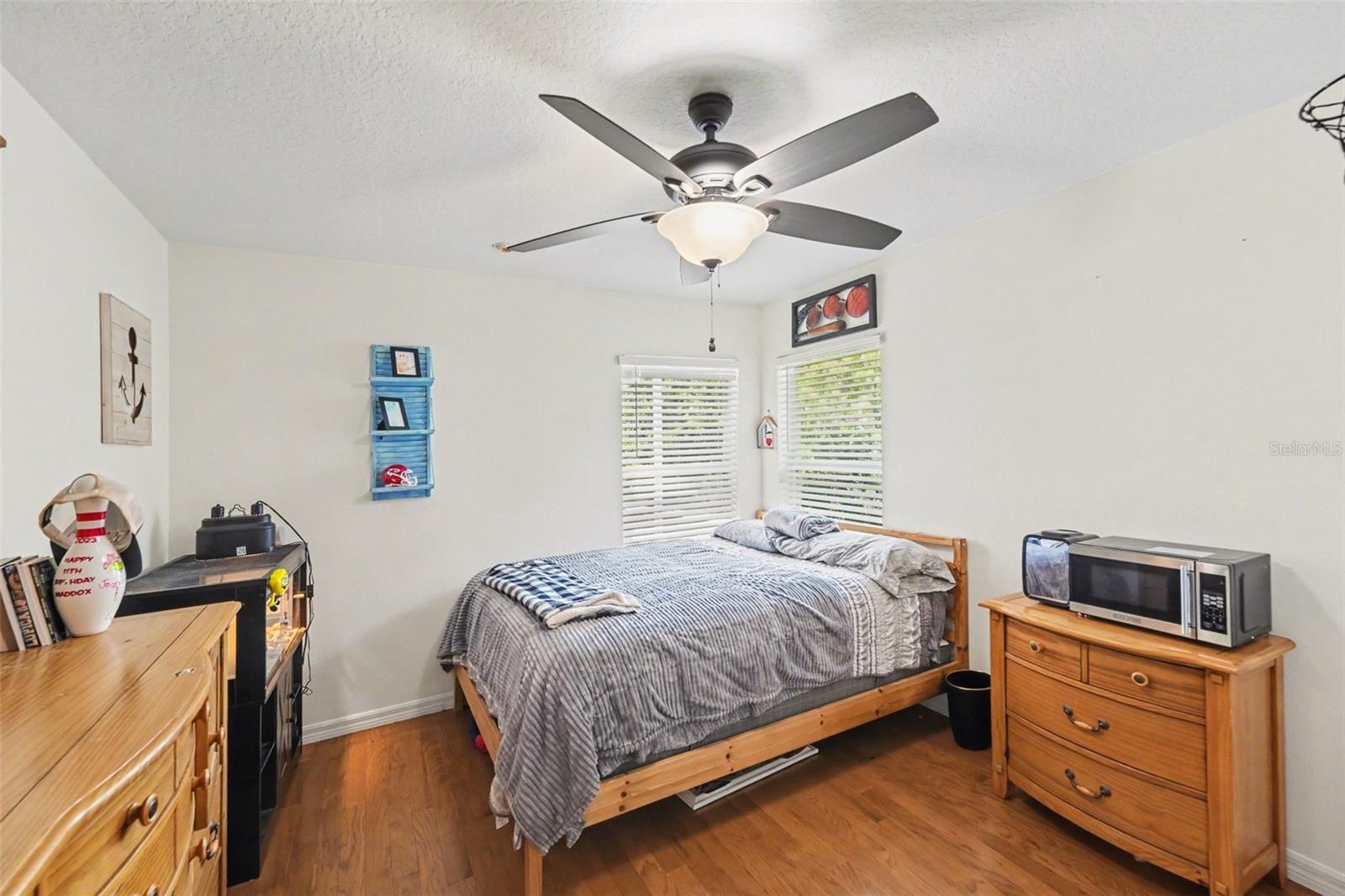 Image 16 of 29 For 12324 Glenfield Avenue