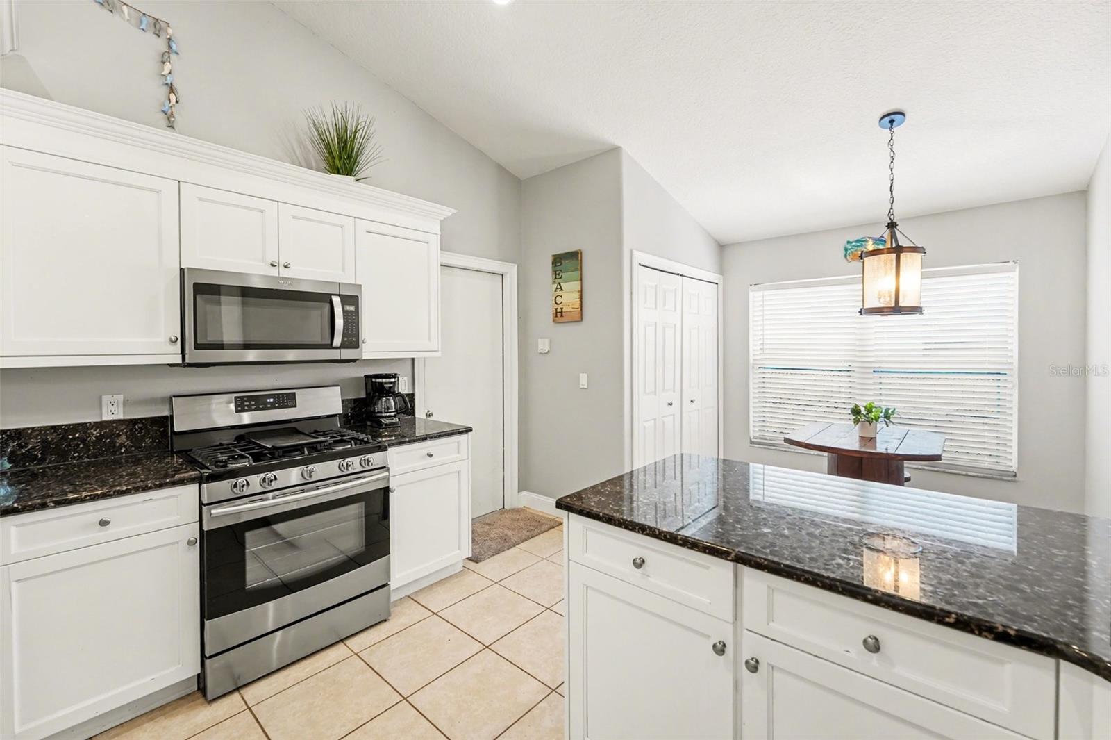 Image 4 of 29 For 12324 Glenfield Avenue