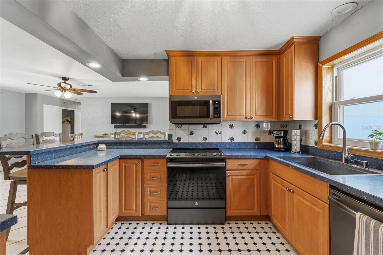 Image 10 of 45 For 4333 71st Avenue N