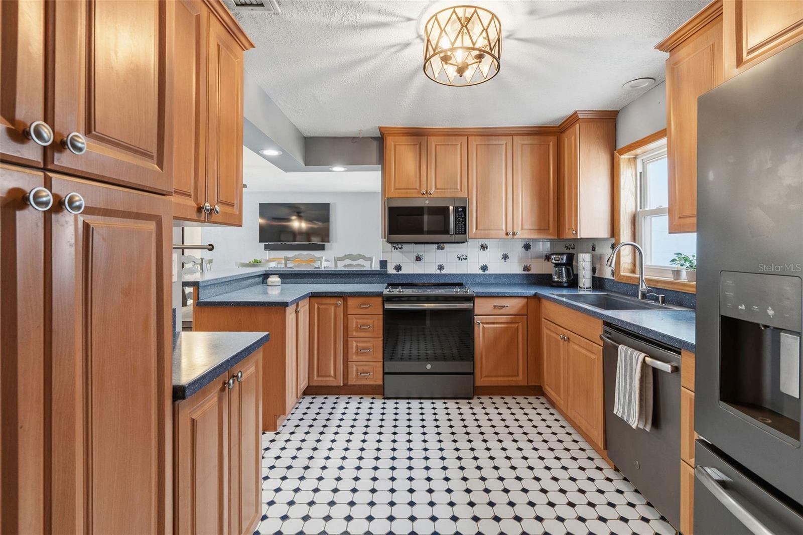 Image 11 of 45 For 4333 71st Avenue N