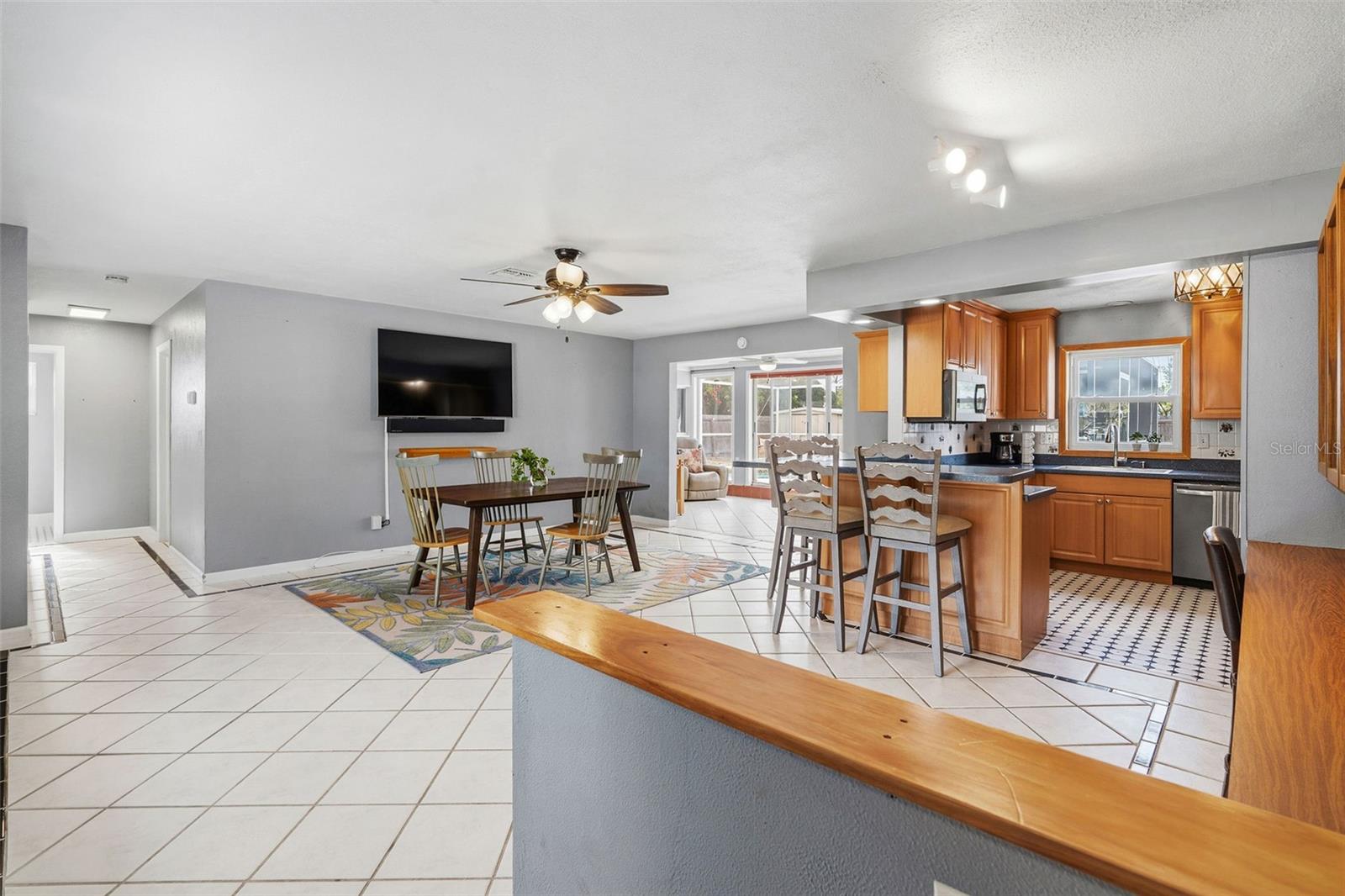 Image 5 of 45 For 4333 71st Avenue N