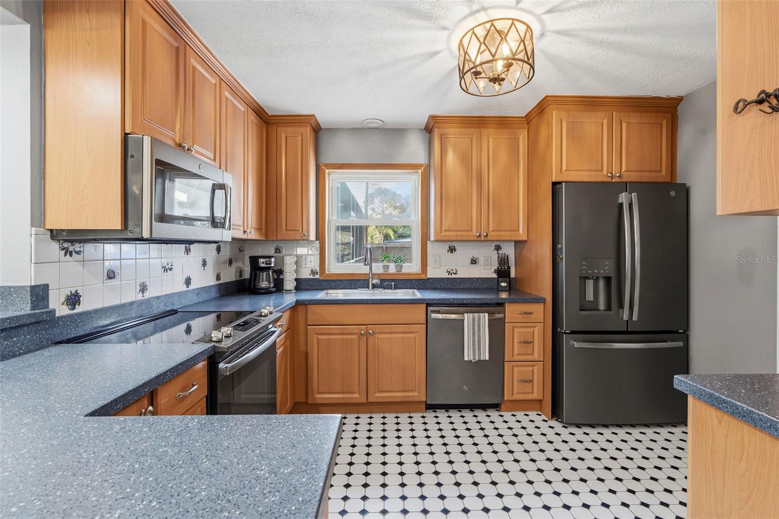 Image 9 of 45 For 4333 71st Avenue N