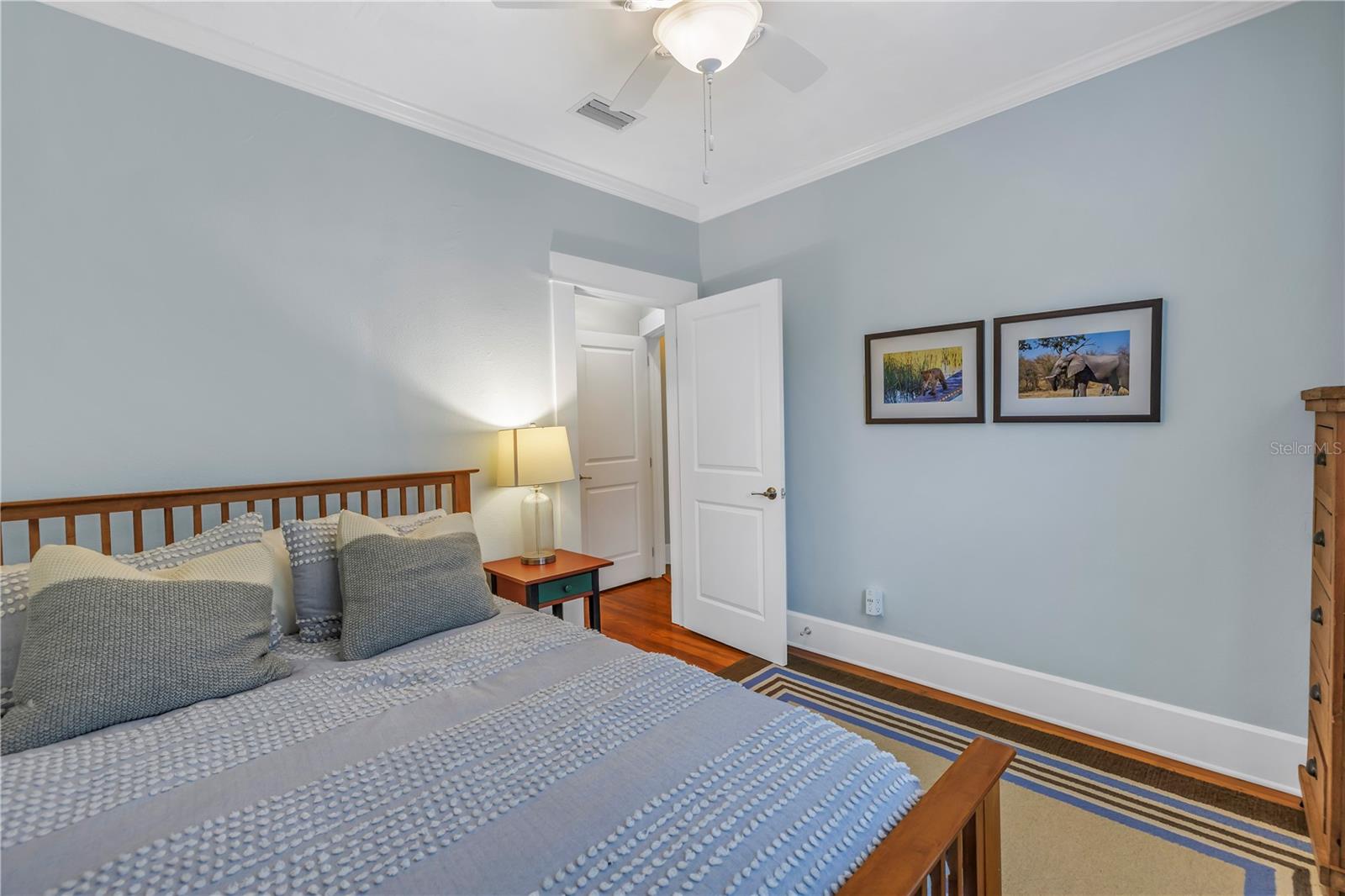 Image 18 of 56 For 436 12th Avenue Ne
