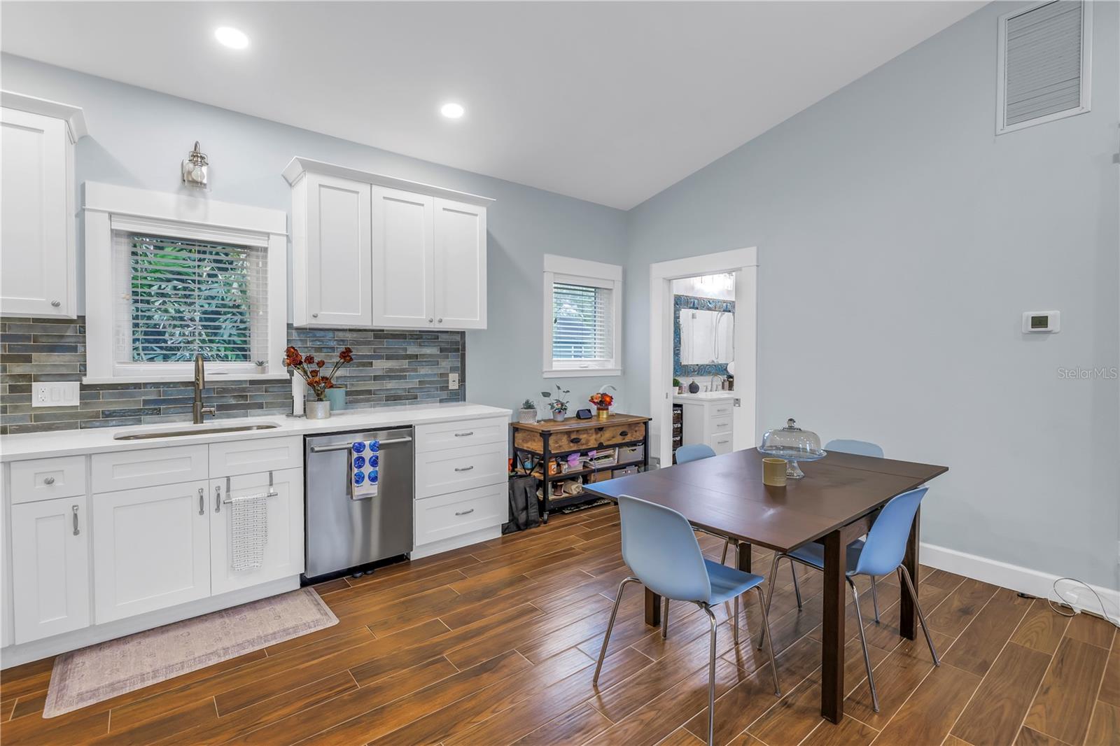 Image 35 of 56 For 436 12th Avenue Ne