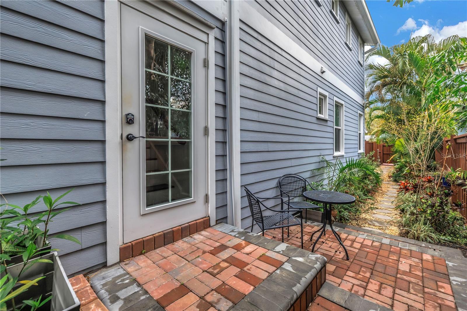 Image 40 of 56 For 436 12th Avenue Ne