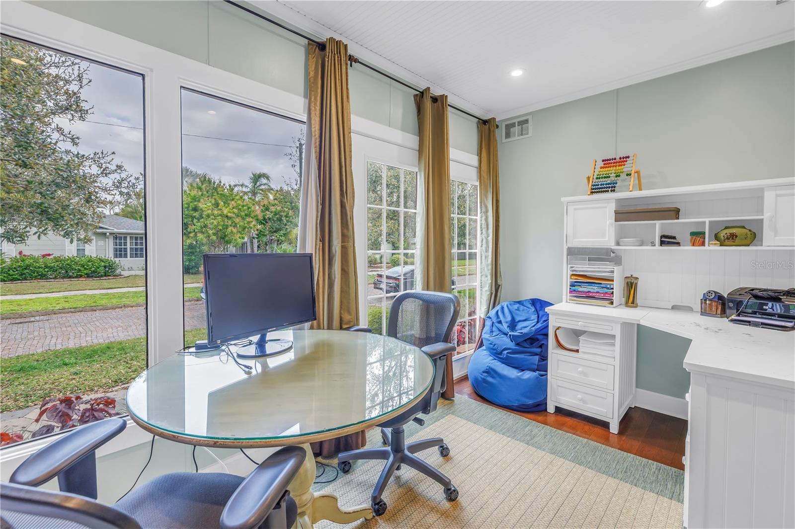 Image 9 of 56 For 436 12th Avenue Ne
