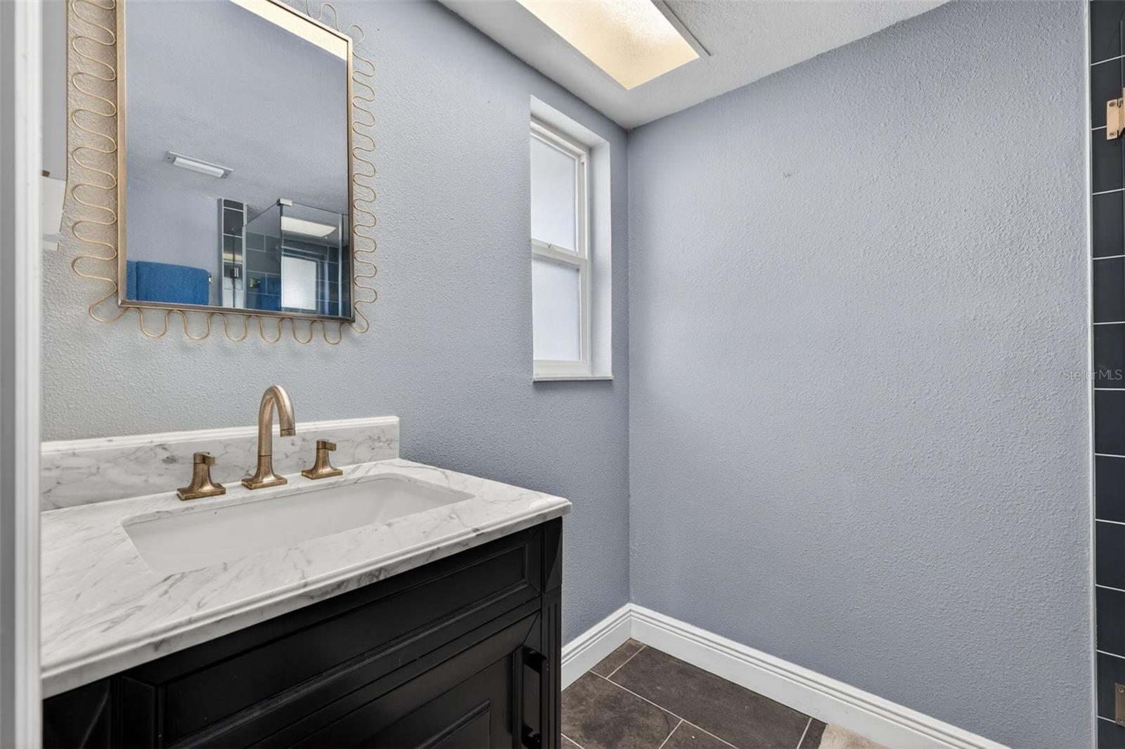 Image 18 of 28 For 5810 Venetian Boulevard Ne
