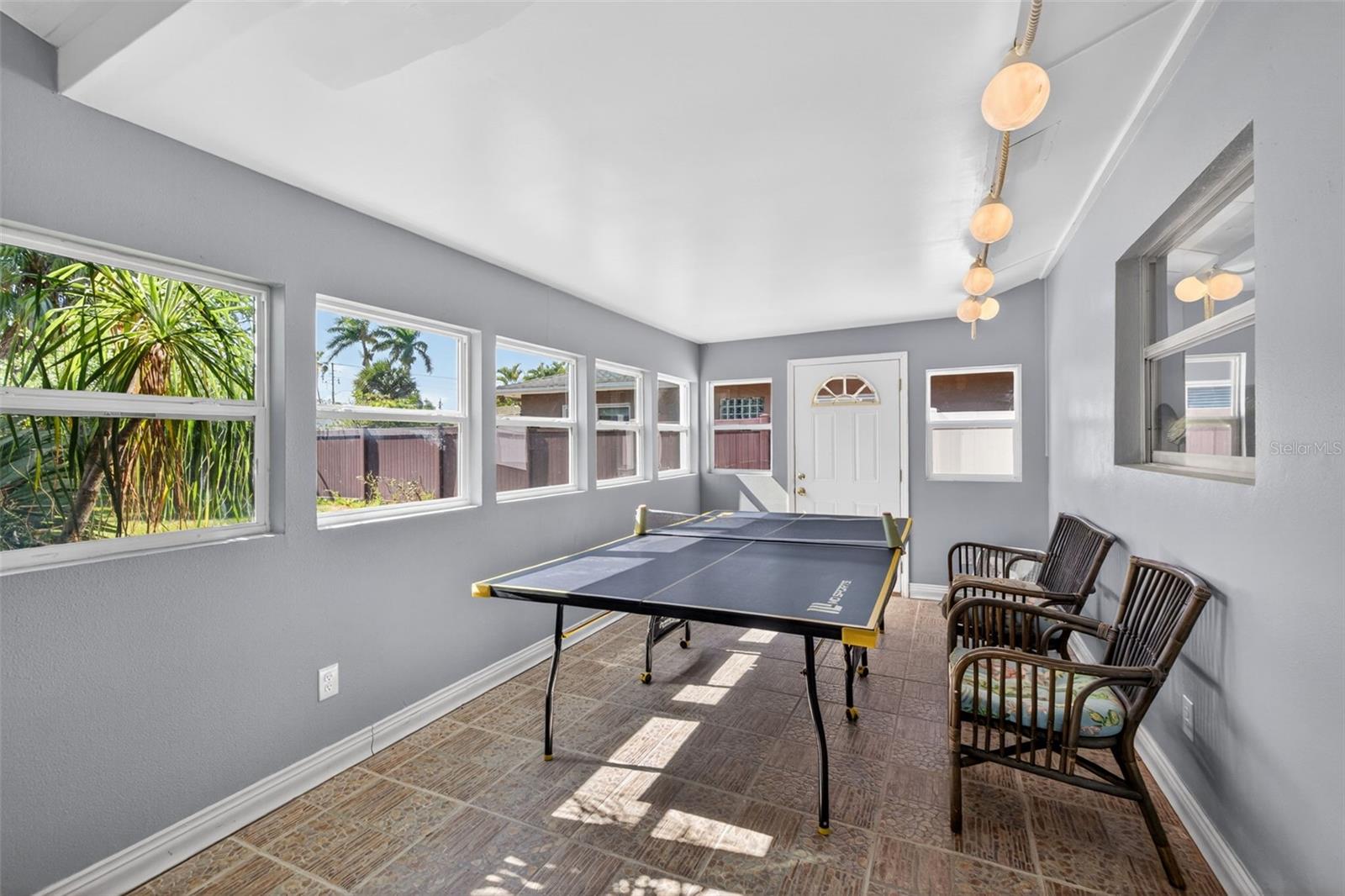 Image 20 of 28 For 5810 Venetian Boulevard Ne