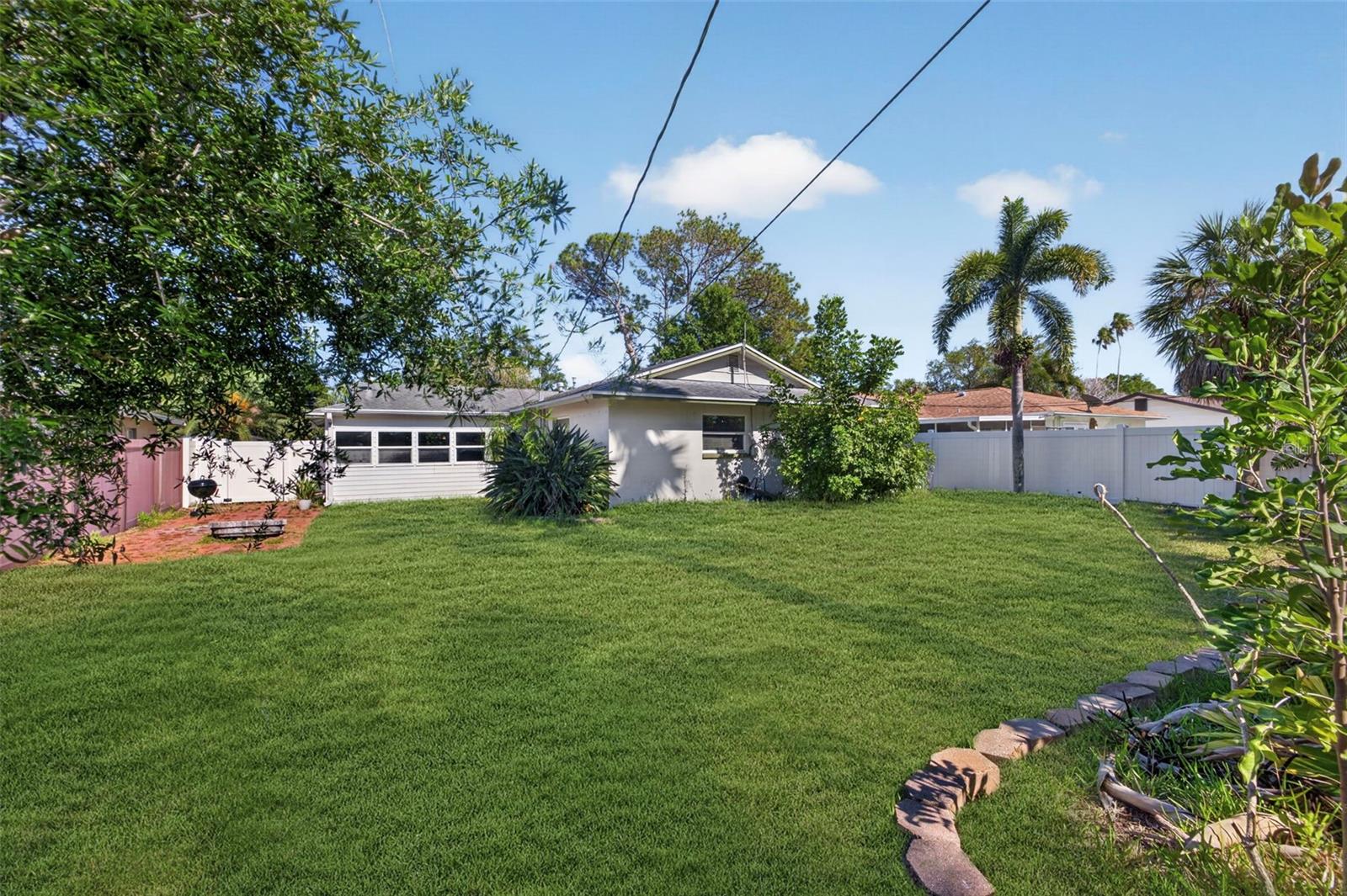 Image 21 of 28 For 5810 Venetian Boulevard Ne