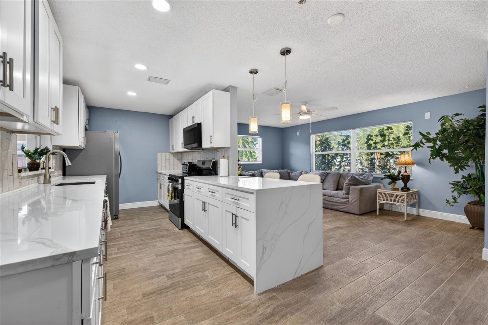 Image 8 of 28 For 5810 Venetian Boulevard Ne