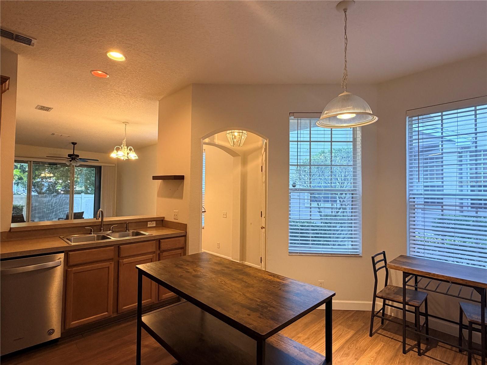 Image 10 of 47 For 4212 Bismarck Palm Drive