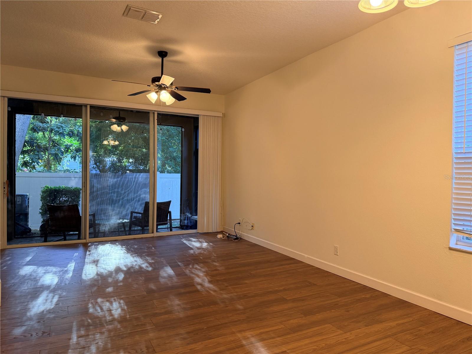 Image 12 of 47 For 4212 Bismarck Palm Drive