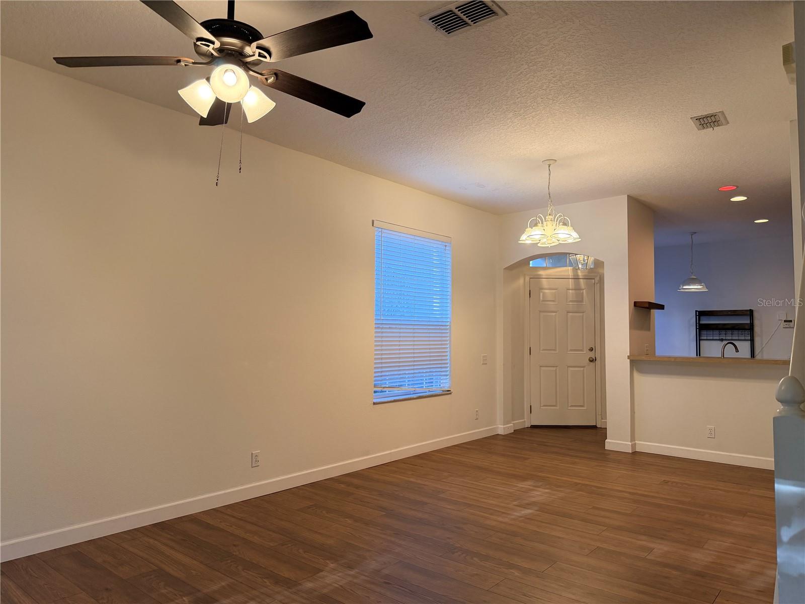 Image 4 of 47 For 4212 Bismarck Palm Drive