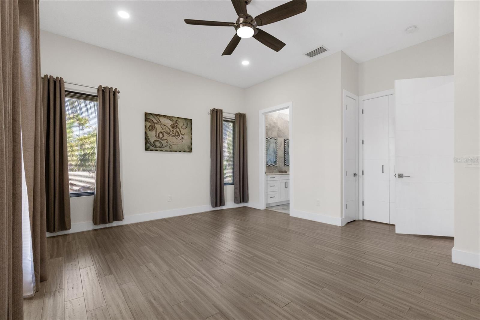 Image 30 of 80 For 3835 Shore Acres Boulevard Ne